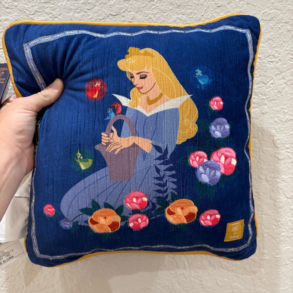 Disney Parks Aurora / Sleeping Beauty Pillow